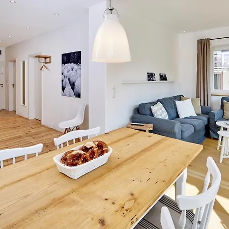 Alpenwelt I Apartment *